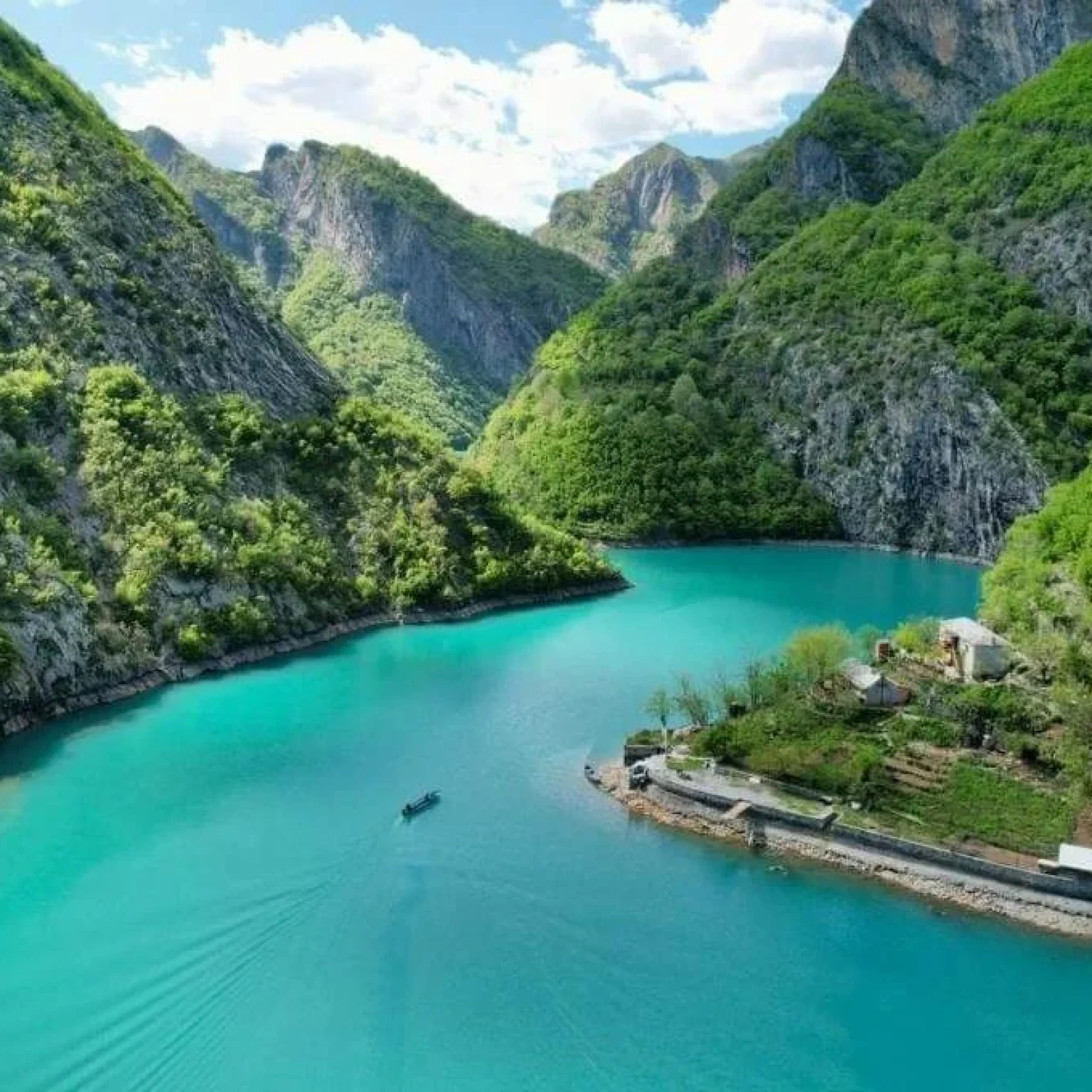 Daily Boat Tour Komani Lake